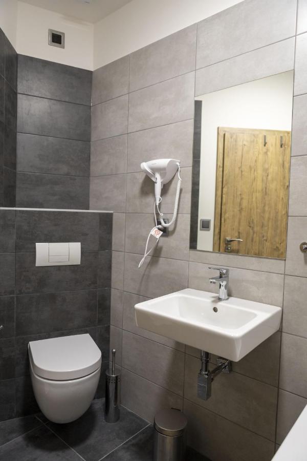 Hotel Novohradská Ceske Budejovice Exterior foto